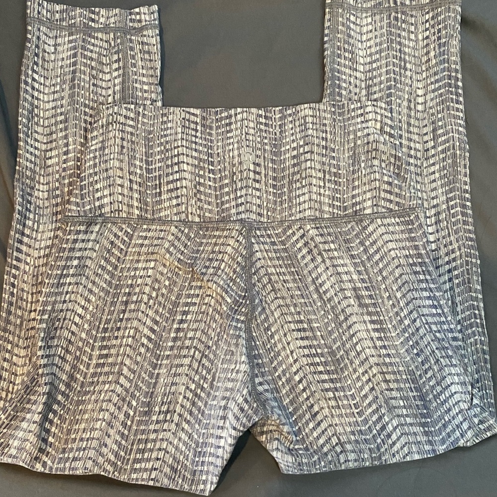 Lululemon align - Picture 3 of 4